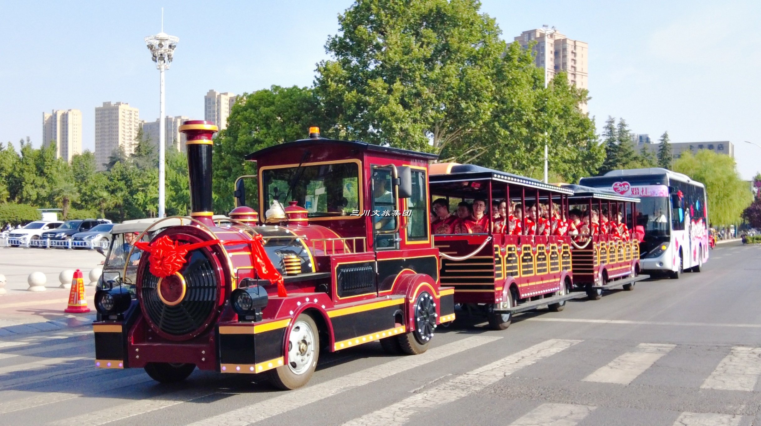探秘旅游观光小火车：重要性与运营环境全景解析